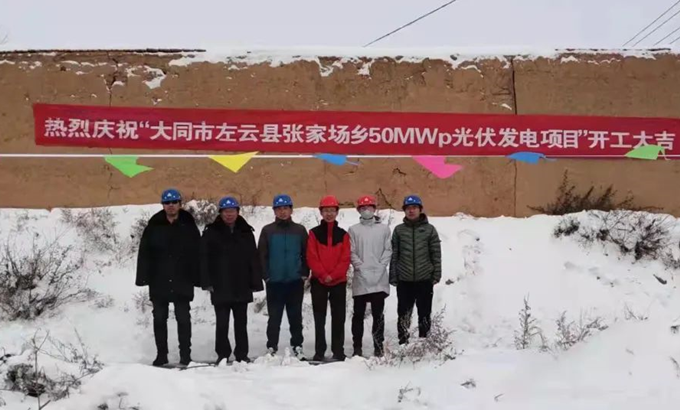 乐鱼体育app下载-震撼！5000吨门式起重机领衔吊起4366吨“巨无霸”